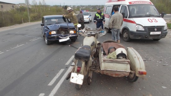 В Кировской области «семерка» врезалась в мотоцикл: двое пострадавших