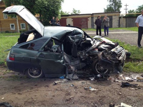 В Кирове «двенадцатая» въехала в пассажирский автобус: пострадали двое