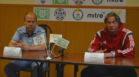 Наставники команд: тренер «Динамо» Вячеслав Проценко и главный тренер «Носты» Дмитрий Емельянов 