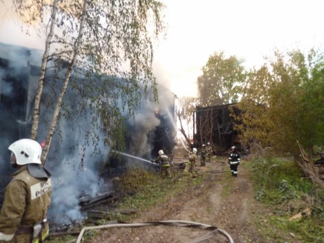 На Блюхера в Кирове сгорел деревянный дом