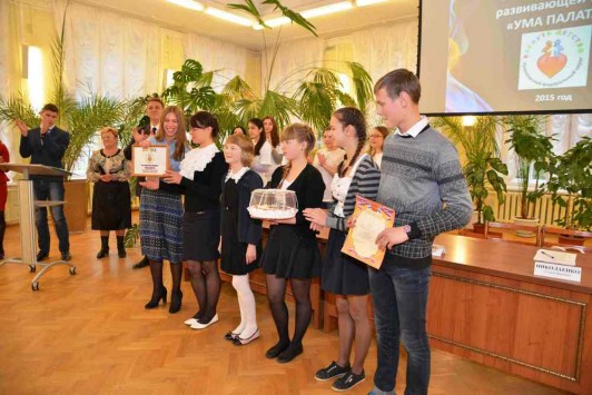 Умники и умницы из детских домов Кировской области боролись за звание победителей клуба знатоков «УМА ПАЛАТА»