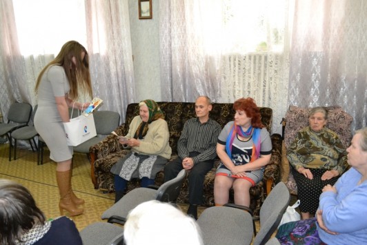 «Ростелеком» поздравил кировских пенсионеров с днем пожилого человека