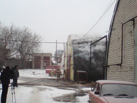 В центре Кирова загорелось здание складского назначения