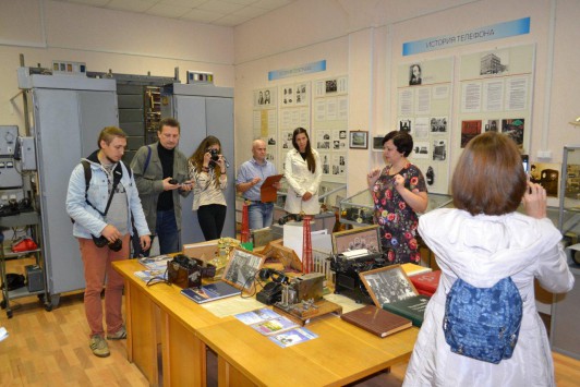 В Контакт-центре в Кирове журналисты и блогеры ответили на звонки жителей Приволжского федерального округа