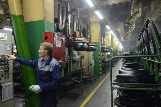 Игорь Васильев посетил Кировский шинный завод