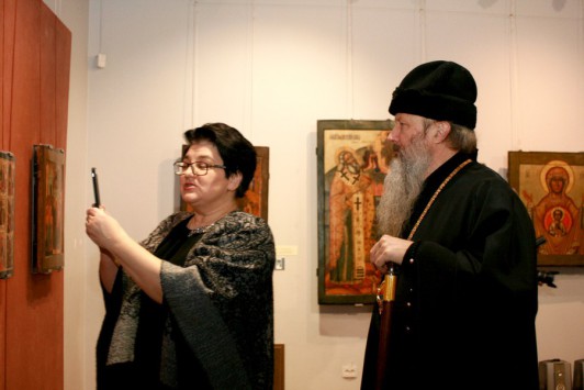 Митрополит Вятский и Слободской Марк посетил музей
