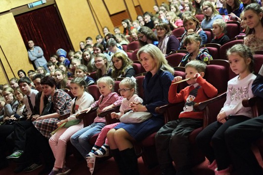 Более 300 кировских школьников побывали на Губернаторской ёлке