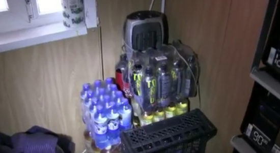 40 литров спиртного изъяли полицейские в кировском киоске