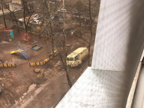 В Кирове под асфальт провалилась инкассаторская машина