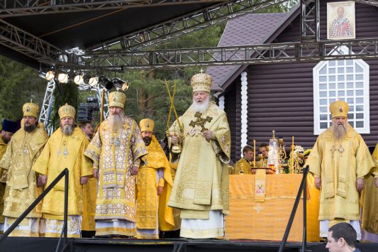 Патриарх Кирилл возглавил Великорецкий крестный ход