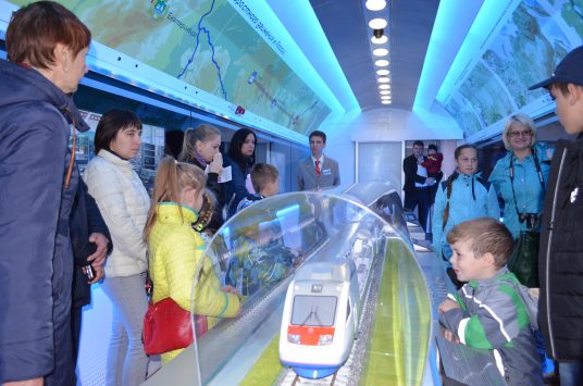 Поезд-музей на станции Киров посетили около 2 тысяч человек
