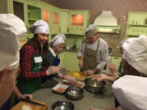 Воспитанники детских домов едут за кулинарным опытом к Юлии Высоцкой