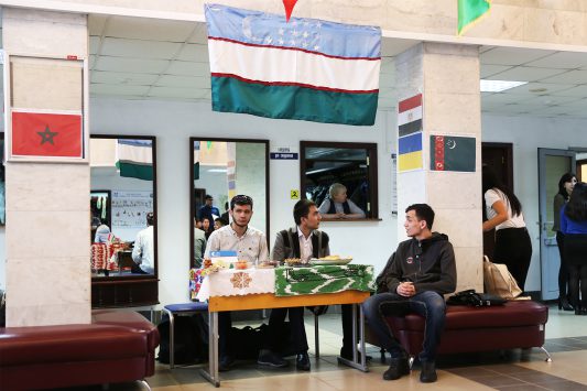 Иностранные обучающиеся познакомили студентов и преподавателей ВятГУ с культурными традициями своих стран