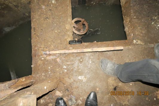 В Яранском районе рабочий сорвался в канализацию и утонул