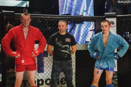 Бои в клетке по правилам MMA в Кирове
