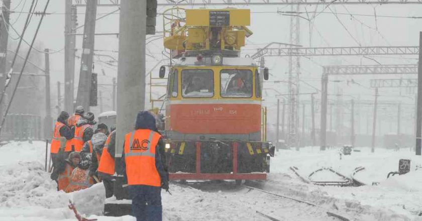 железнодорожники работают зимой
