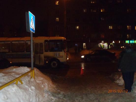 В Кирове пьяный мужчина наскочил на автобус