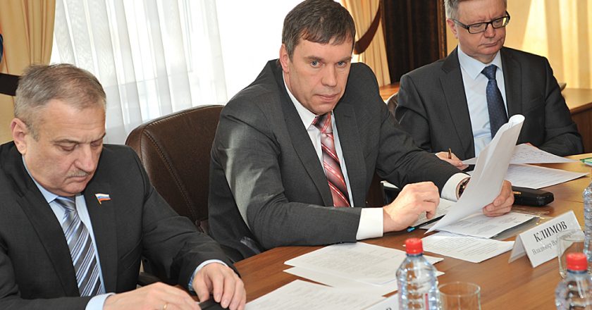 Владимир Климов обсудил трудности ремонта и содержания дорог на заседании общественного консультативного совета