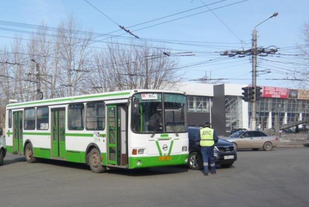 В Кирове пенсионерка получила травмы, упав в автобусе