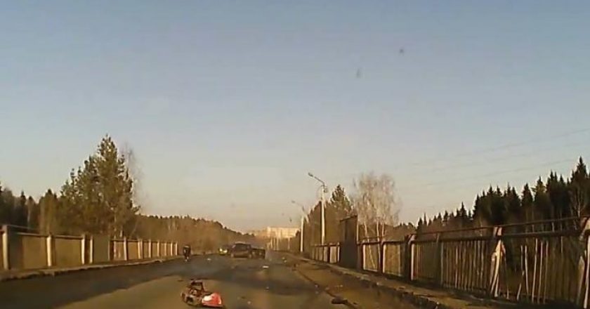 авария в кировской области из машины вылетел водитель