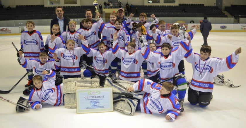 Самые маленькие хоккеисты Кировской области поборются за звание чемпионов России