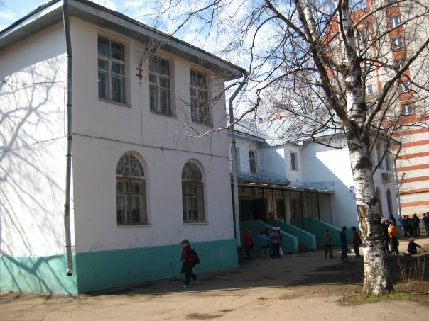 В Кирове из-за сообщения о бомбе эвакуировали школу