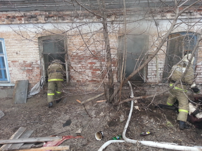 В Котельниче загорелась нежилая квартира: один пострадавший
