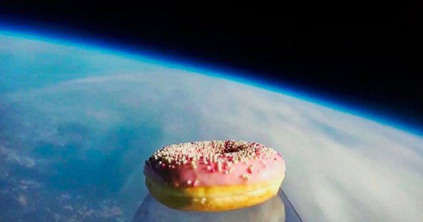 Норвежские ученые запустили в космос пончик с глазурью