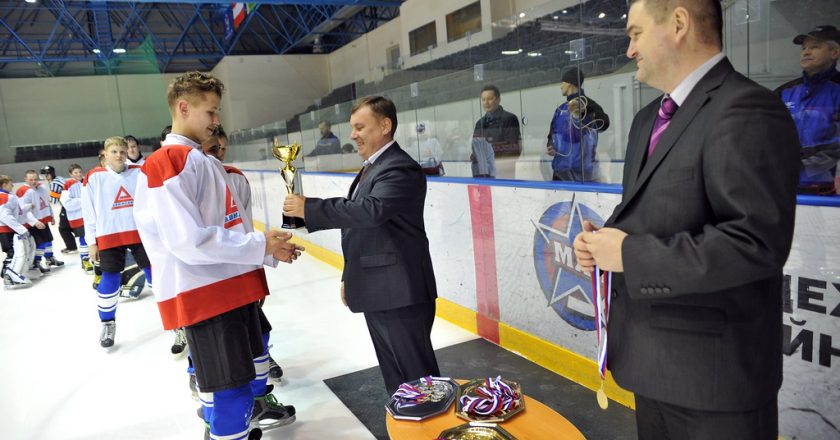 Хоккейная команда из Юрьи стала победителем поощрительного турнира «Надежда» среди игроков старшей возрастной группы