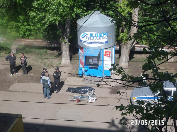 В Кирове на улице умер пожилой велосипедист