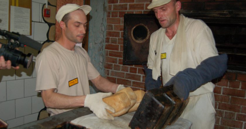 В Кировской области осуждённые разводят гусей и пекут хлеб