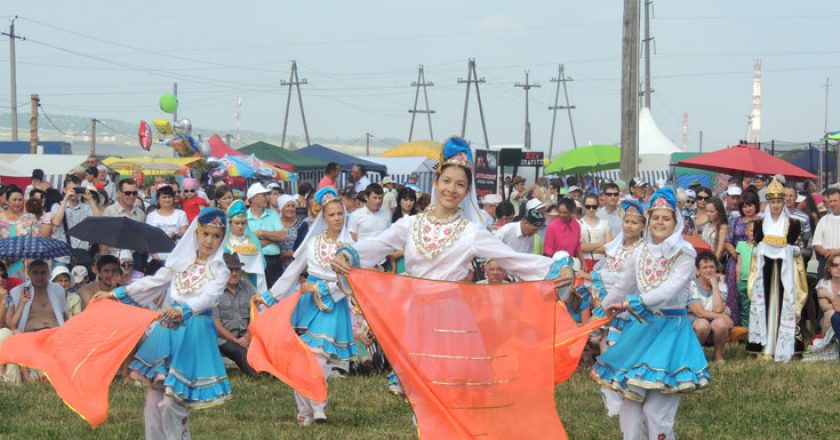 В областном празднике Сабантуй в Вятских Полянах Кировской области приняли участие около 17 тысяч человек