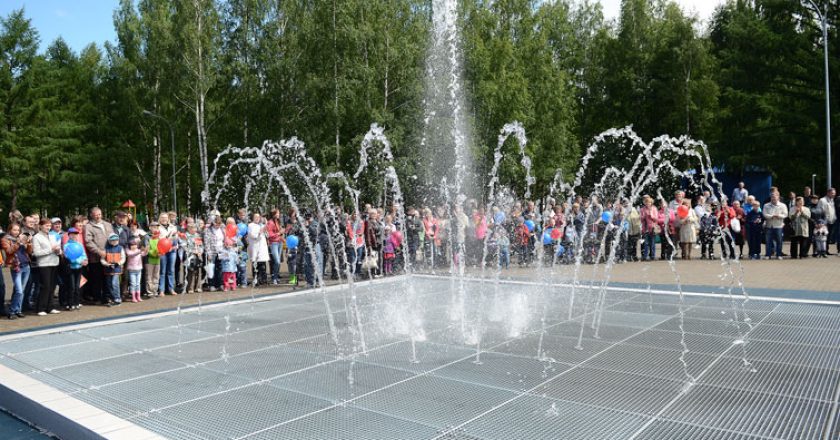 В парке Победы в Кирове открылся фонтан с подсветкой