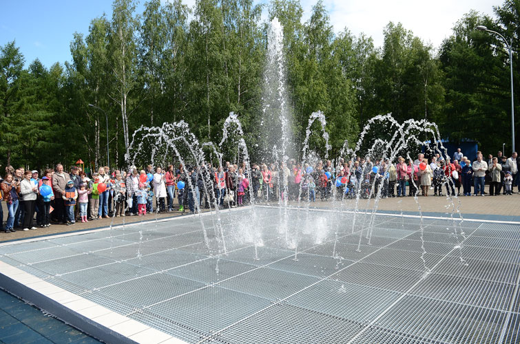 В парке Победы в Кирове открылся фонтан с подсветкой