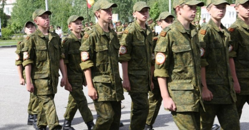Кировская команда проходит первые испытания лагеря «Гвардеец-1»