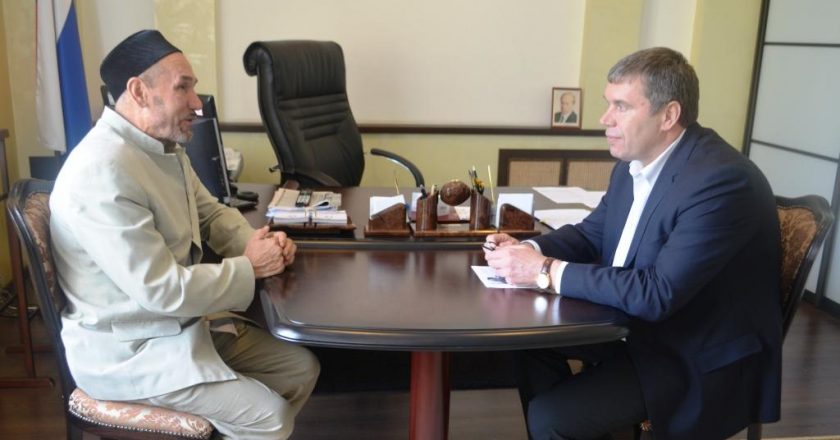 Владимир Климов встретился с духовным лидером мусульман региона