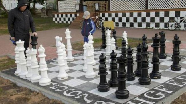С набережной грина исчезли гигантские шахматы