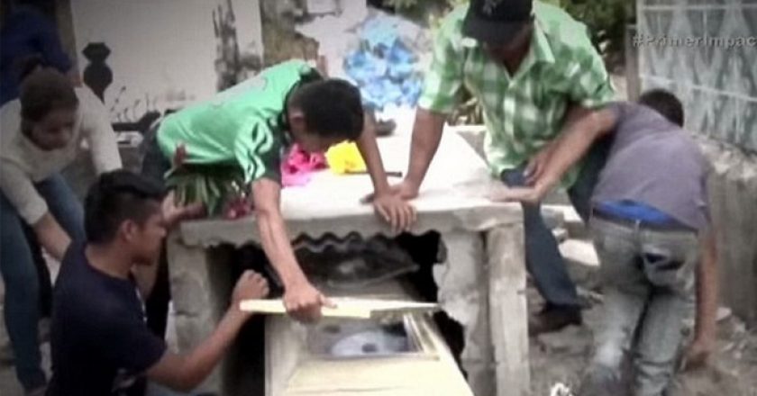 В Гондурасе заживо похоронили беременную девушку-подростка