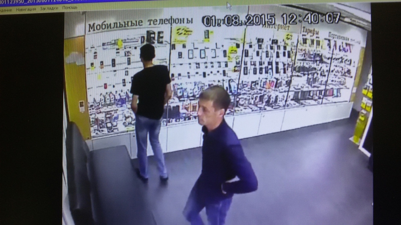 В Кирове двое неизвестных украли деньги из магазина подарков