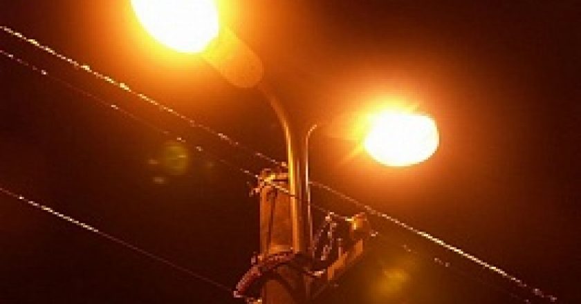 В Радужном установили 20 энергосберегающих фонарей