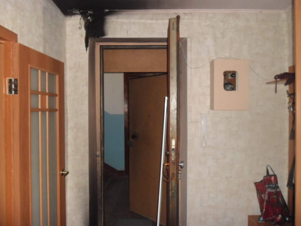 В Кирове на улице Спасской произошел пожар в квартире.