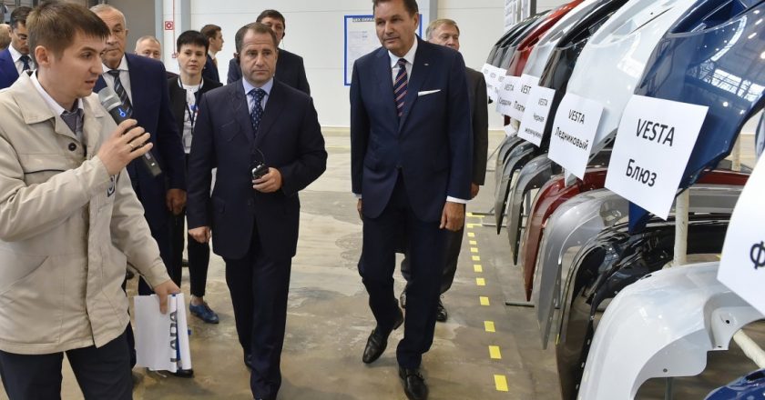 Михаил Бабич принял участие в запуске производства автомобиля «Lada Vesta»