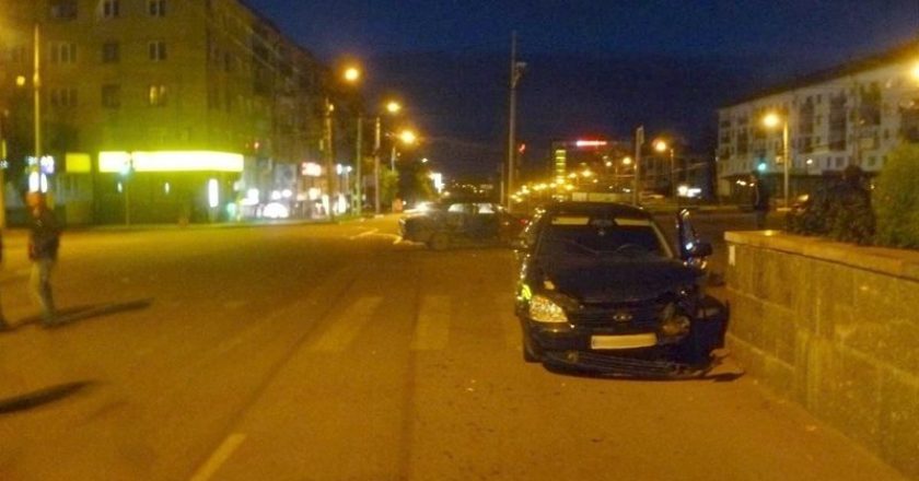 На Октябрьском проспекте водитель «семёрки» врезался в «Приору» и сбежал