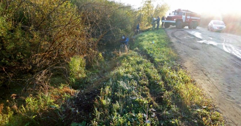 В Куменском районе Кировской области сотрудник МЧС спас пассажира утонувшей «девятки»