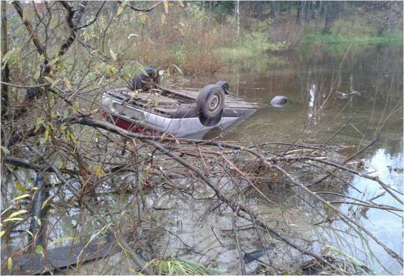 В Белохолуницком районе в реке утонула «десятка»: один из пассажиров погиб