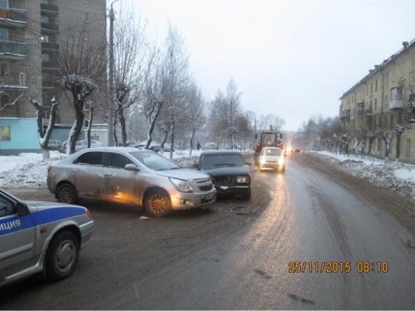 На ул. Лепсе столкнулись Chevrolet и ВАЗ