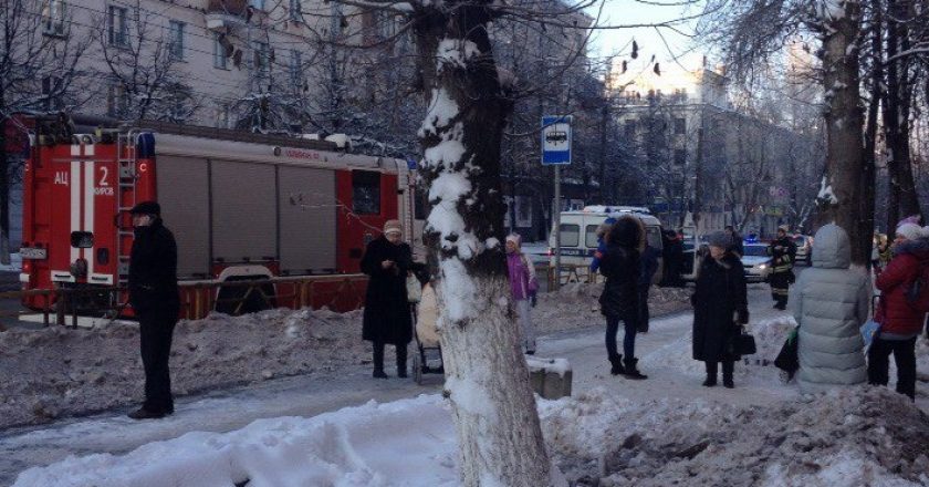 Из-за подозрительного рюкзака в Кирове оцепили детскую поликлинику