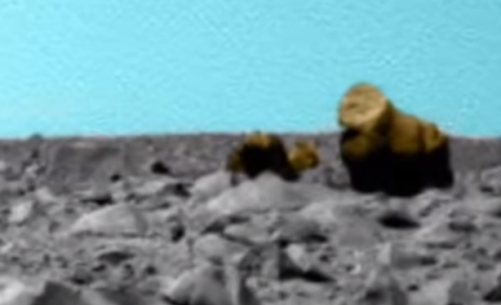Уфологи обнаружили на Марсе верблюда и гориллу