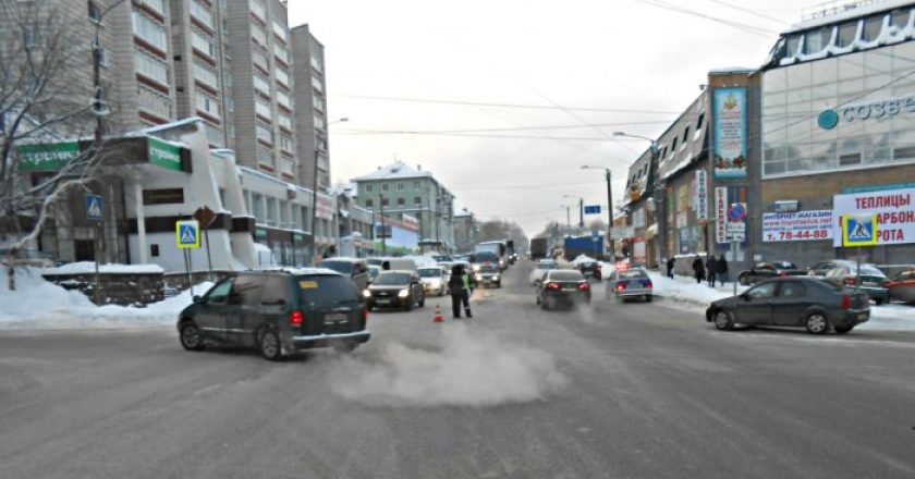 В Кирове ищут водителя, который сбил женщину на пешеходном переходе