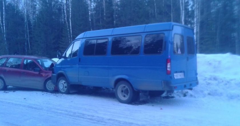 В Омутнинском районе столкнулись «Калина» и ГАЗ, четверо пострадавших